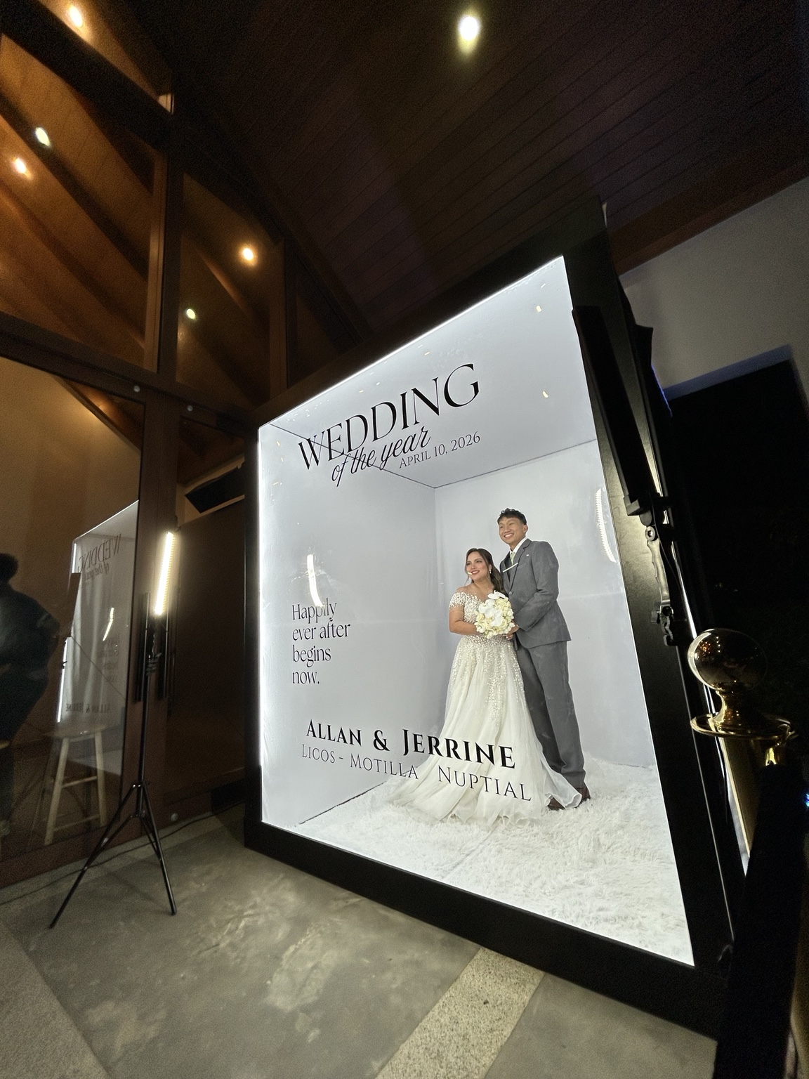 Spinoff Studio Magazine Booth wedding setup